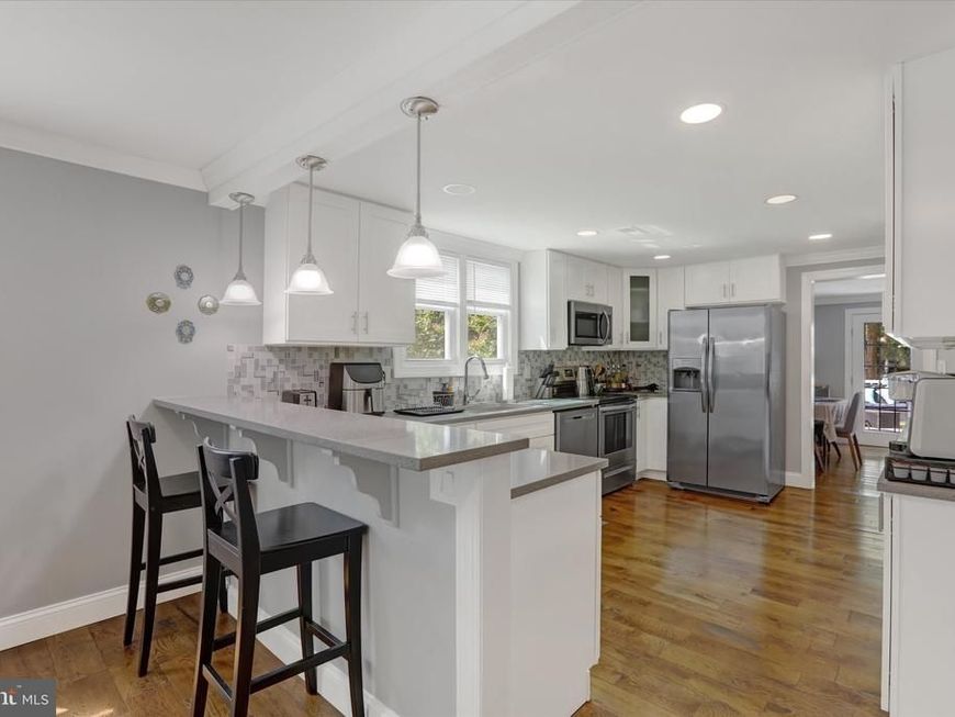 331 N Lafayette Avenue, Morrisville, PA 19067 Main Photo