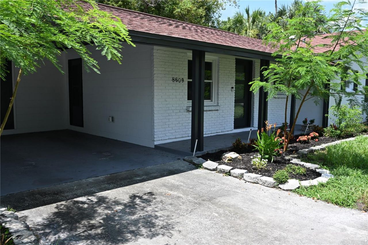 8609 Driftwood Drive, Tampa, FL 33615 Photo