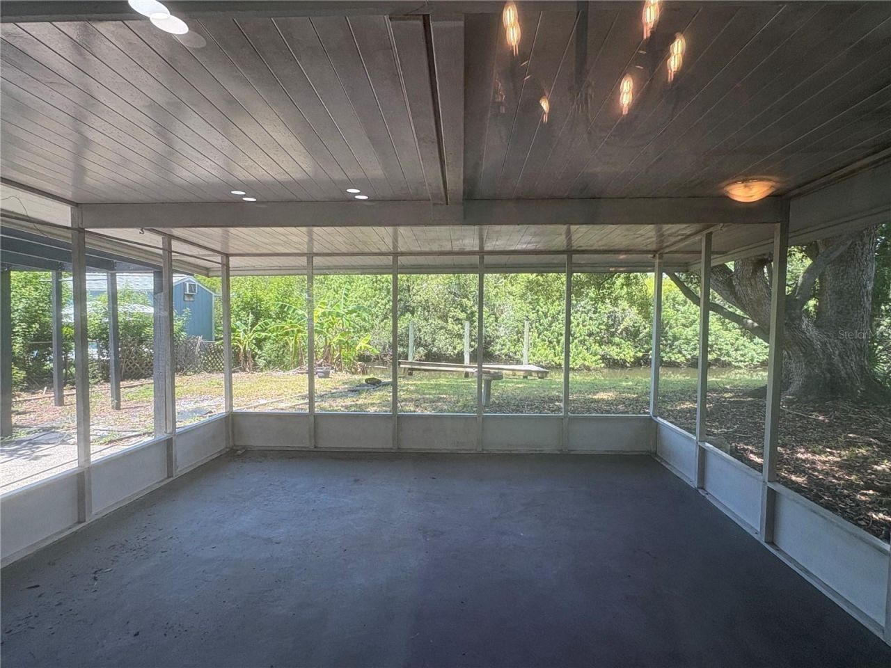 8609 Driftwood Drive, Tampa, FL 33615 Photo