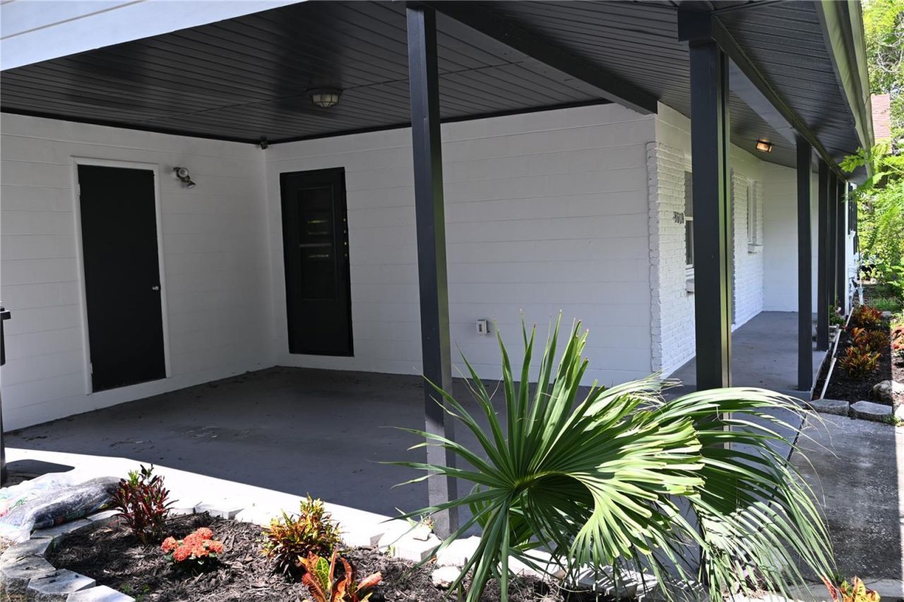 8609 Driftwood Drive, Tampa, FL 33615 Photo