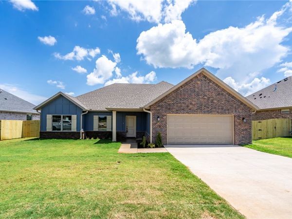 110 N Banner Avenue, Farmington, AR 72730