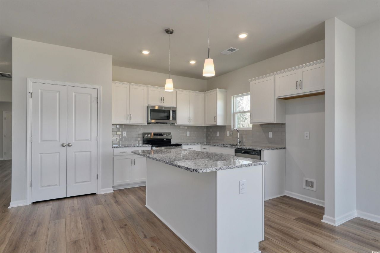 409 Meadow Sweet Pl Photo 4