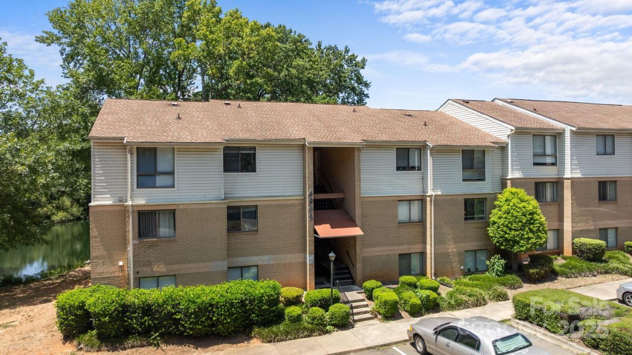 4902 Spring Lake Drive, Unit D, Charlotte, NC 28212 Main Photo