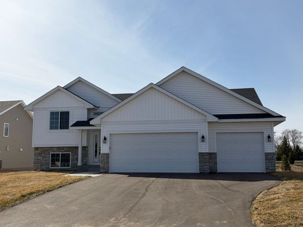 17691 Empire Trail, Lakeville, MN 55044