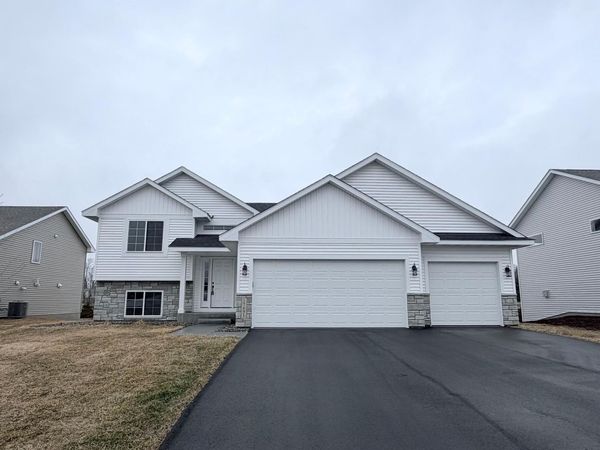17691 Empire Trail, Lakeville, MN 55044
