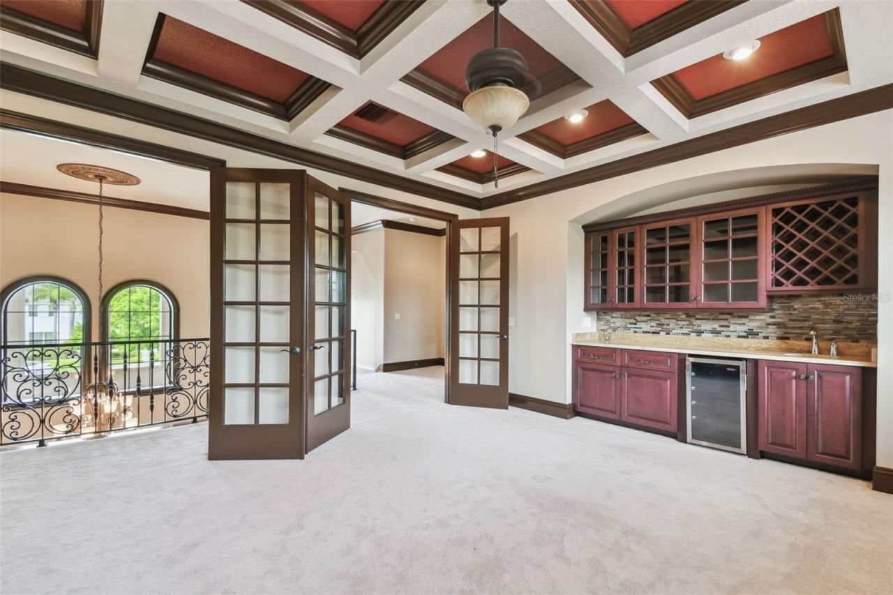 17005 Madres De Avila, Tampa, FL 33613 Photo