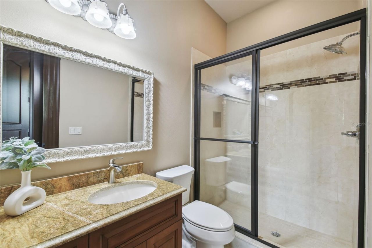 17005 Madres De Avila, Tampa, FL 33613 Photo