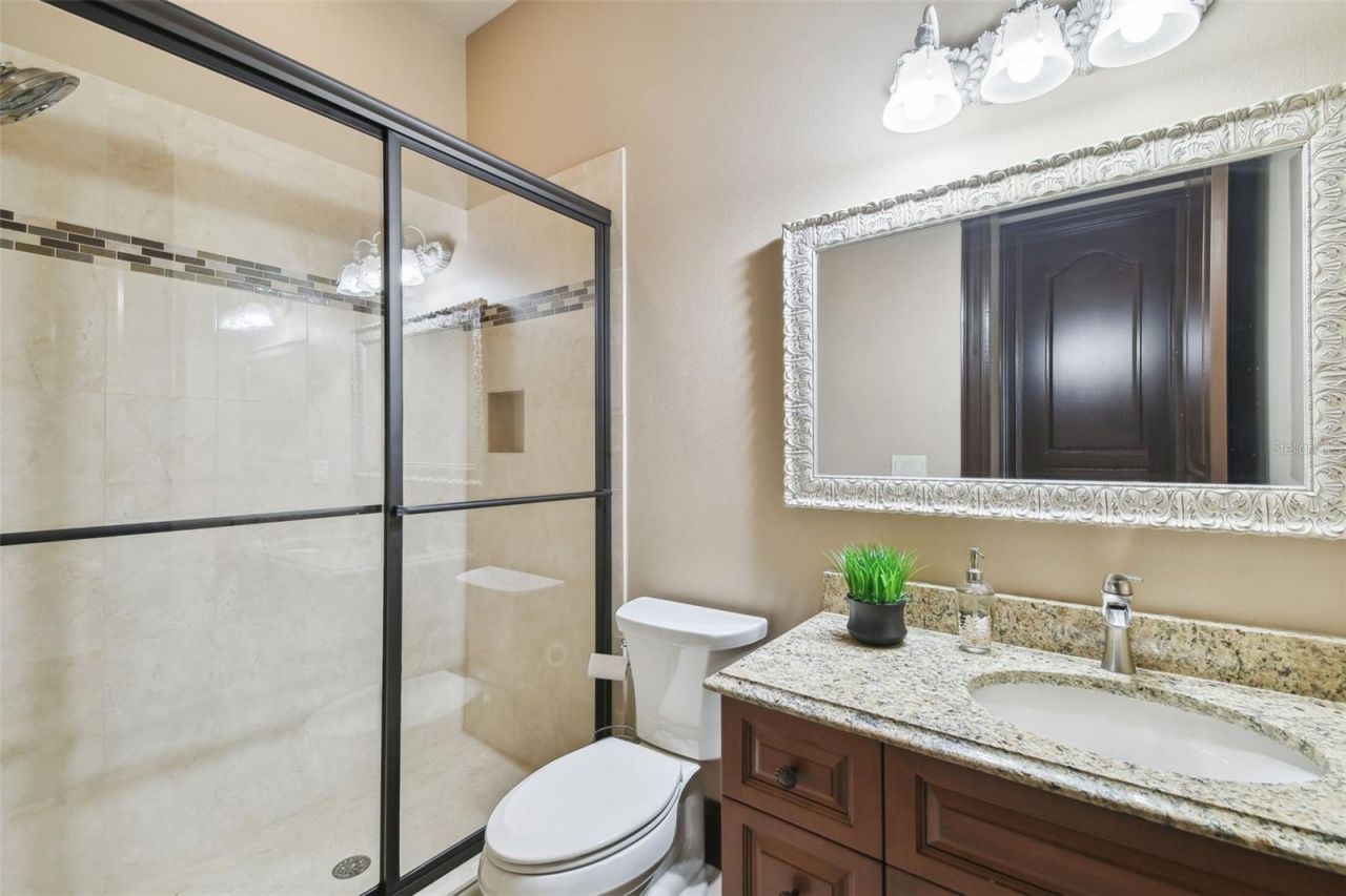 17005 Madres De Avila, Tampa, FL 33613 Photo