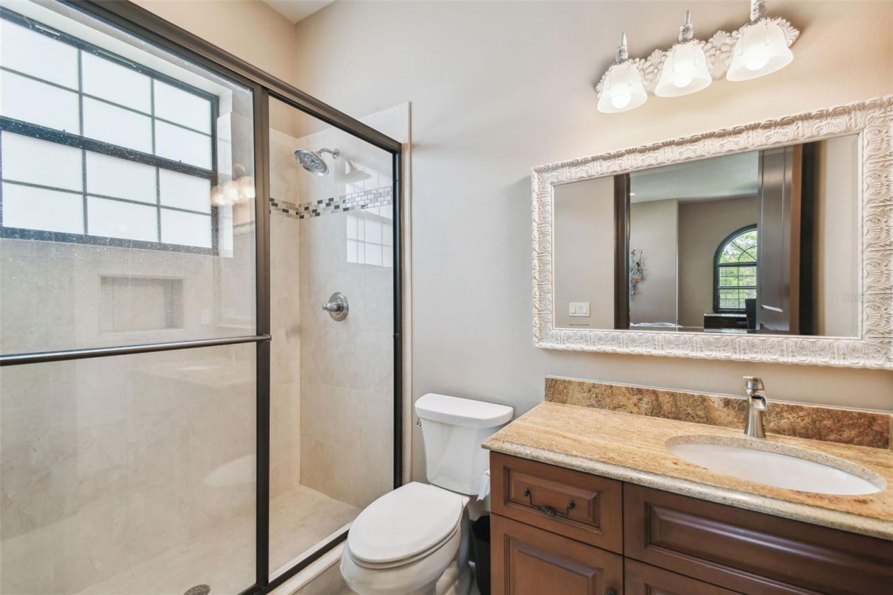 17005 Madres De Avila, Tampa, FL 33613 Photo