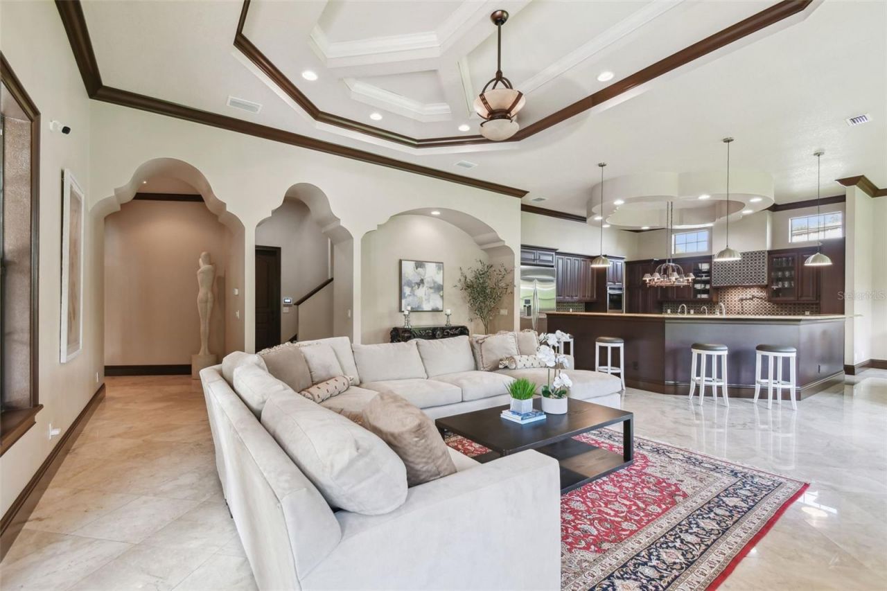 17005 Madres De Avila, Tampa, FL 33613 Photo