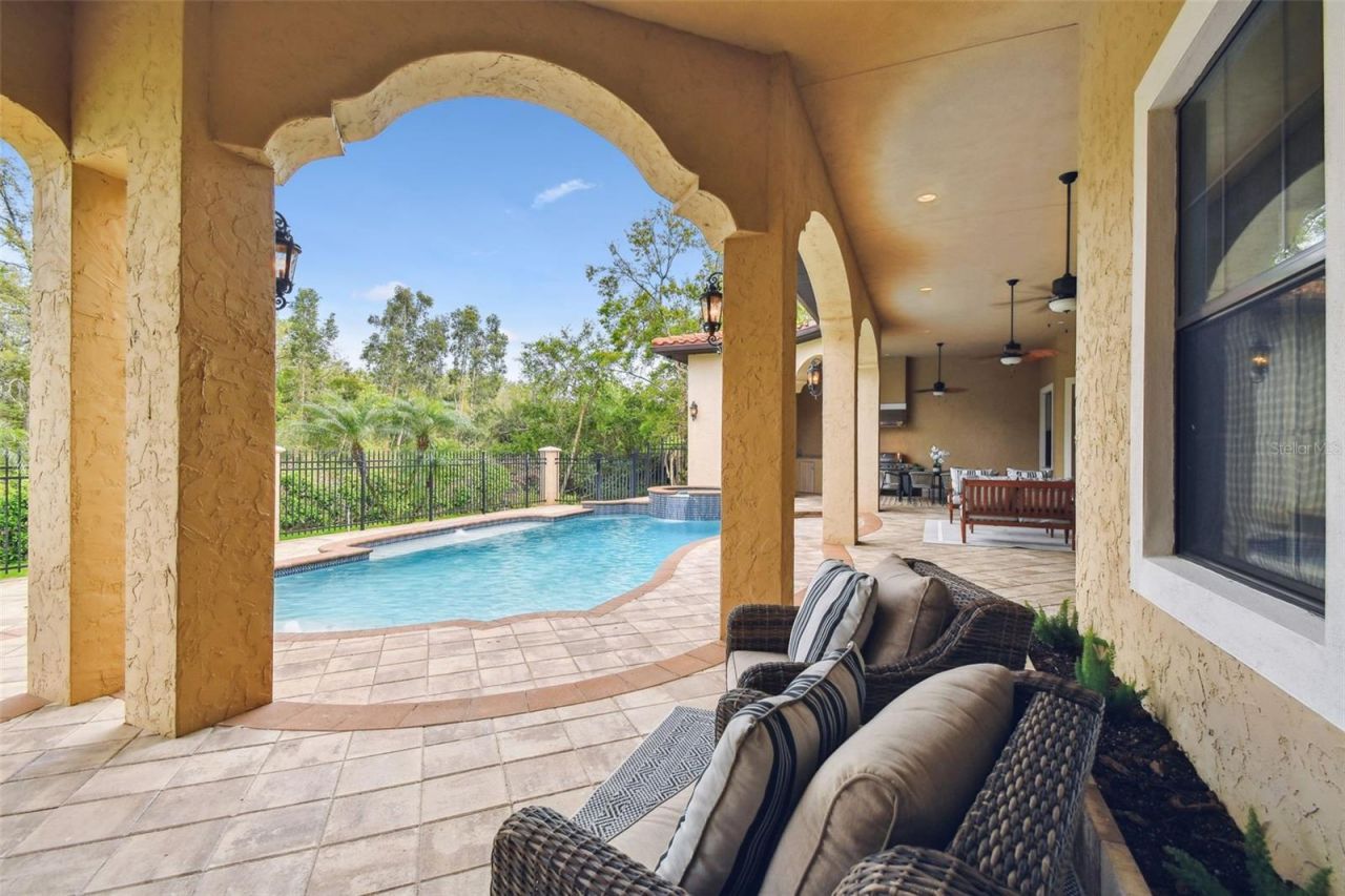 17005 Madres De Avila, Tampa, FL 33613 Photo