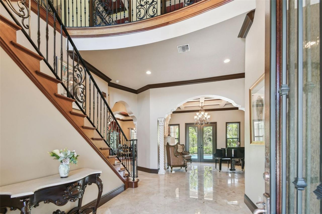 17005 Madres De Avila, Tampa, FL 33613 Photo