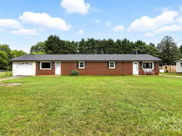 1351-1353 33rd Street SE, Conover, NC 28613