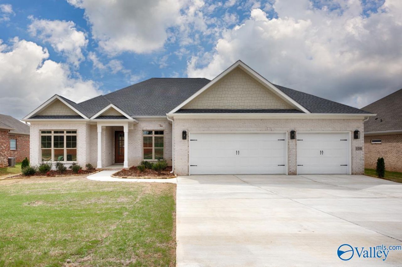 104 Green Lite Way, Huntsville, AL 35811 Main Photo