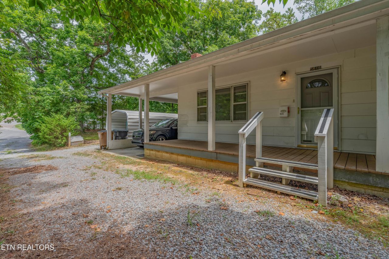 5616 N Broadway St, Knoxville, TN 37918 Main Photo