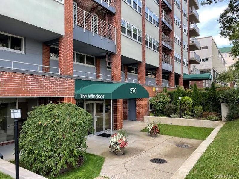 370 Westchester Avenue, Unit 7P, Port Chester, NY 10573 Main Photo