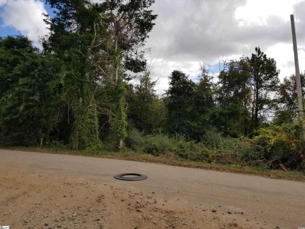 Leonard Rd., Duncan, SC 29334