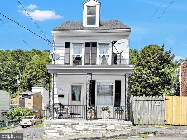 125 W WASHINGTON STREET, SHENANDOAH, PA 17976