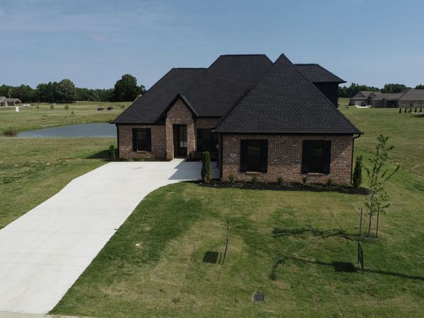 74 Cobblestone Crossing, Dyersburg, TN 38024