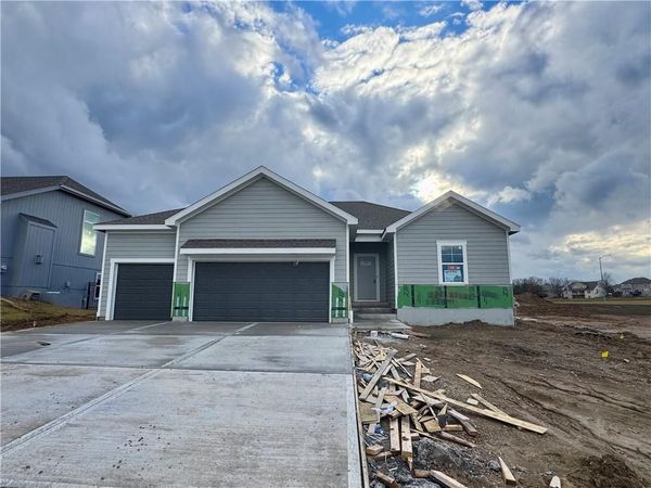 15645 Sheridan Court, Basehor, KS 66007