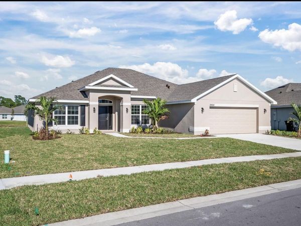 5801 NW Dana Circle, Port St. Lucie, FL 34986