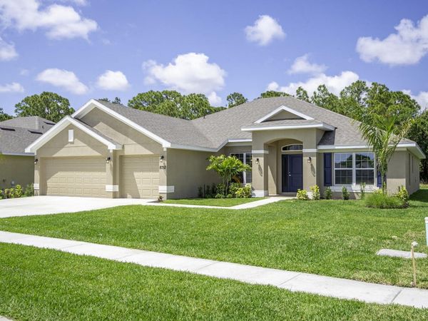 5801 NW Dana Circle, Port Saint Lucie, FL 34986