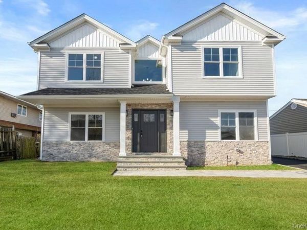 56 Seitz Drive, Bethpage, NY 11714