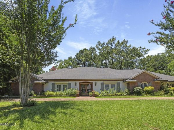 127 Winged Foot Circle, Jackson, MS 39211