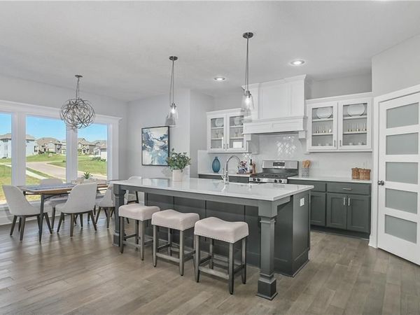 9323 Pickering Street, Lenexa, KS 66227