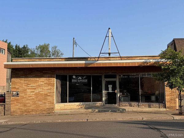 230 E Aurora Street, Ironwood, MI 49938