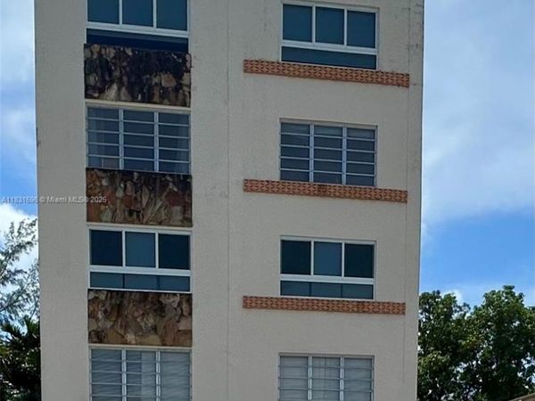 1020 94th St, Unit 202, Bay Harbor Islands, FL 33154