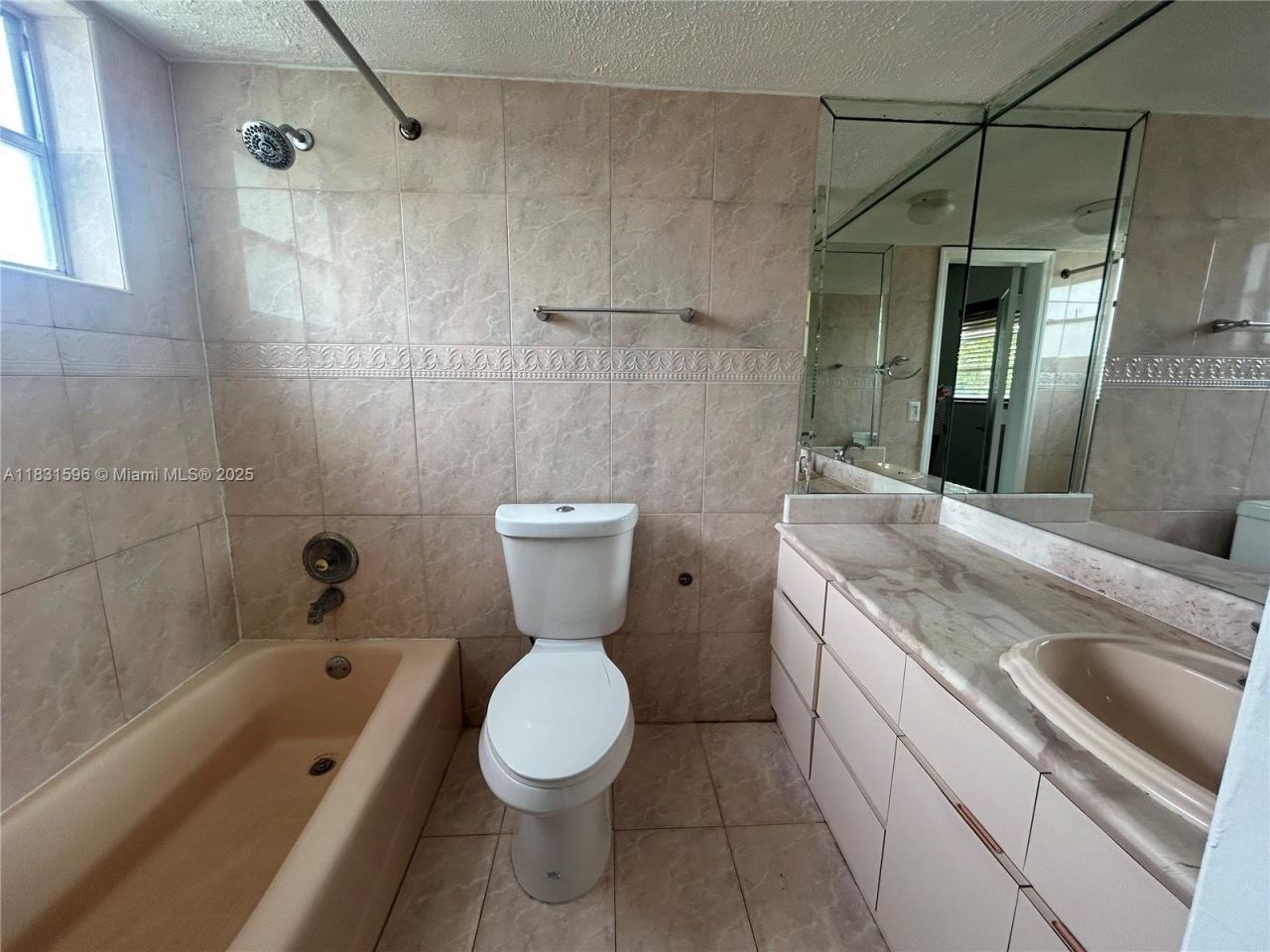 1020 94th St, Unit 202, Bay Harbor Islands, FL 33154 Photo