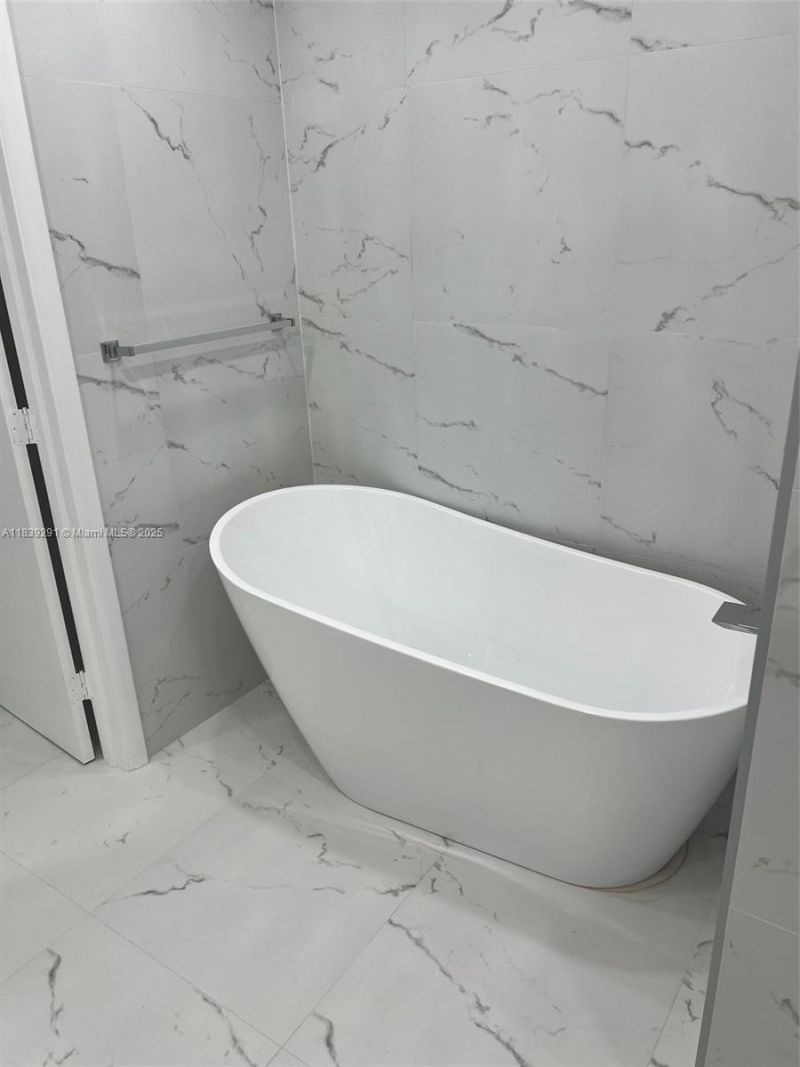 9801 Collins Ave, Unit 15X/comple, Bal Harbour, FL 33154 Photo