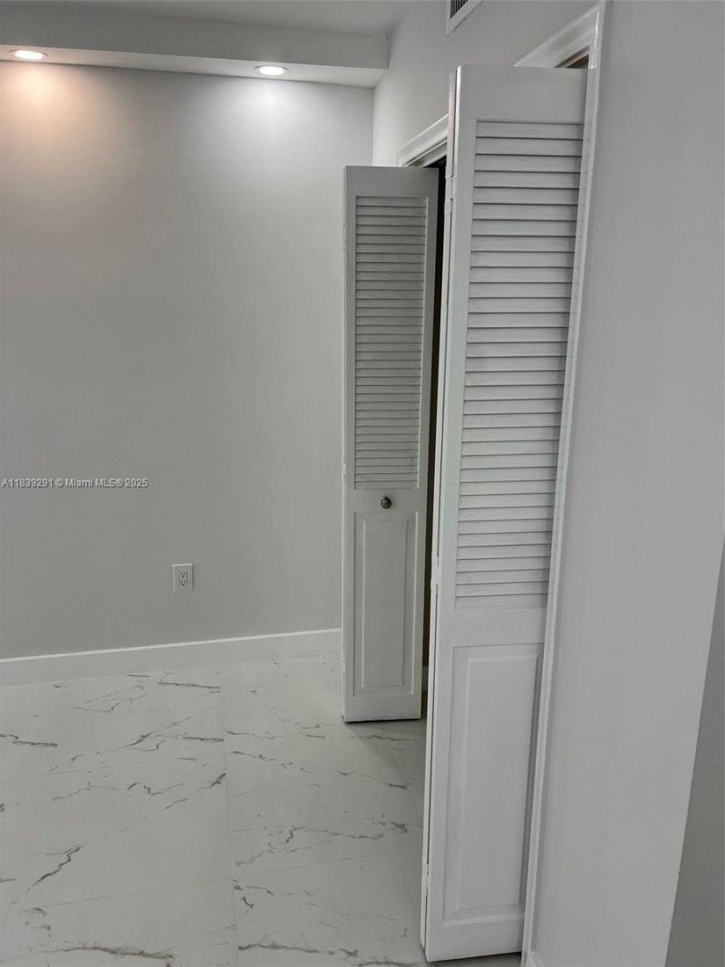 9801 Collins Ave, Unit 15X/comple, Bal Harbour, FL 33154 Photo