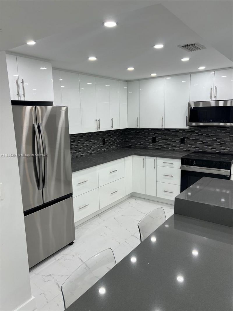 9801 Collins Ave, Unit 15X/comple, Bal Harbour, FL 33154 Photo