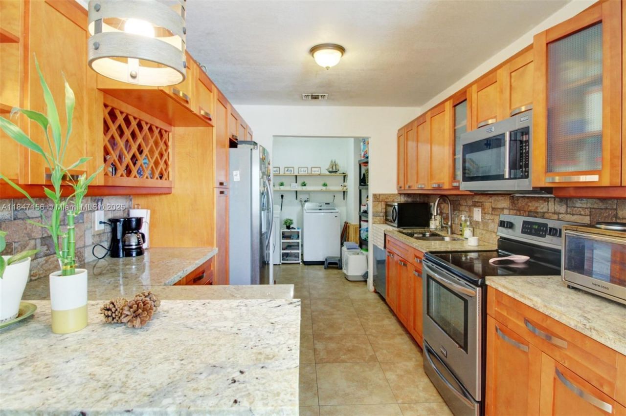 9755 SW 161st St, Miami, FL 33157 Photo