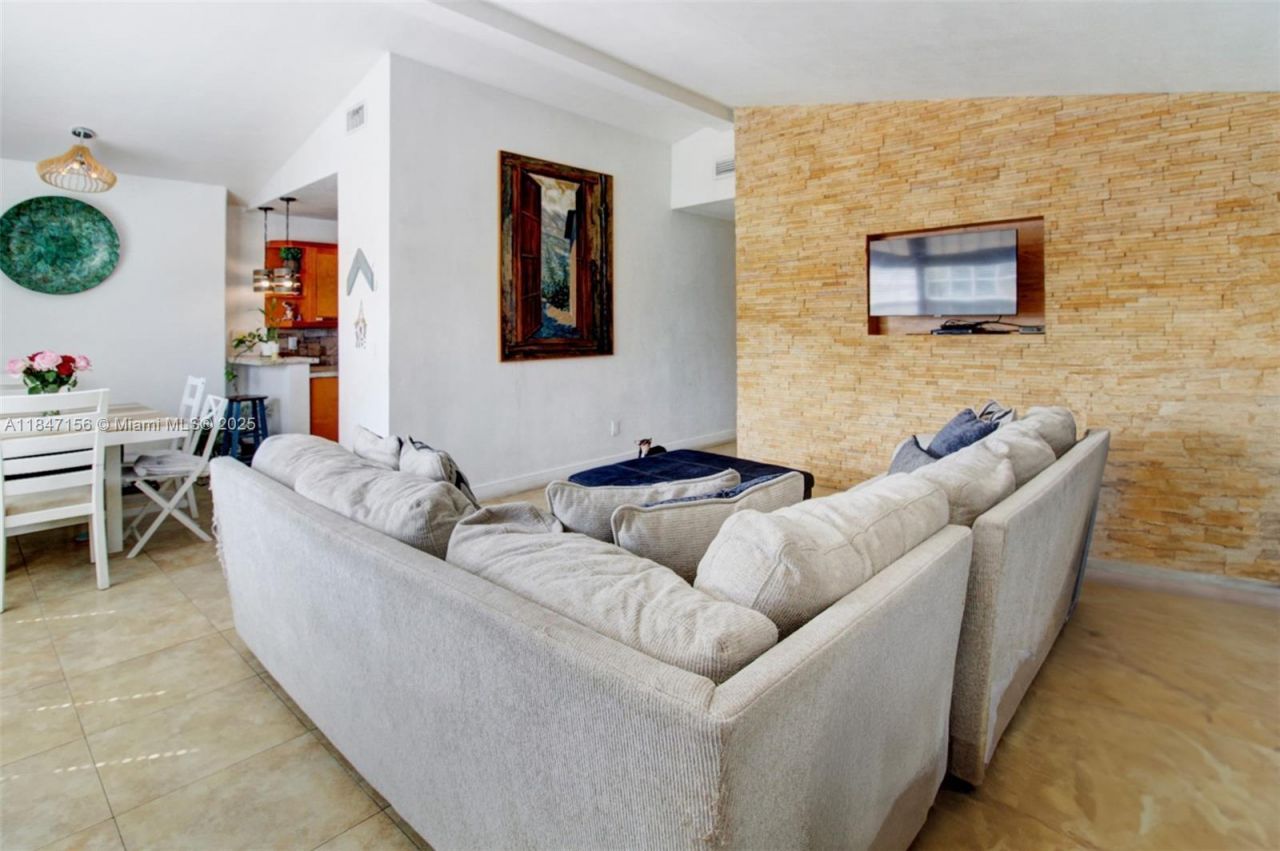 9755 SW 161st St, Miami, FL 33157 Photo