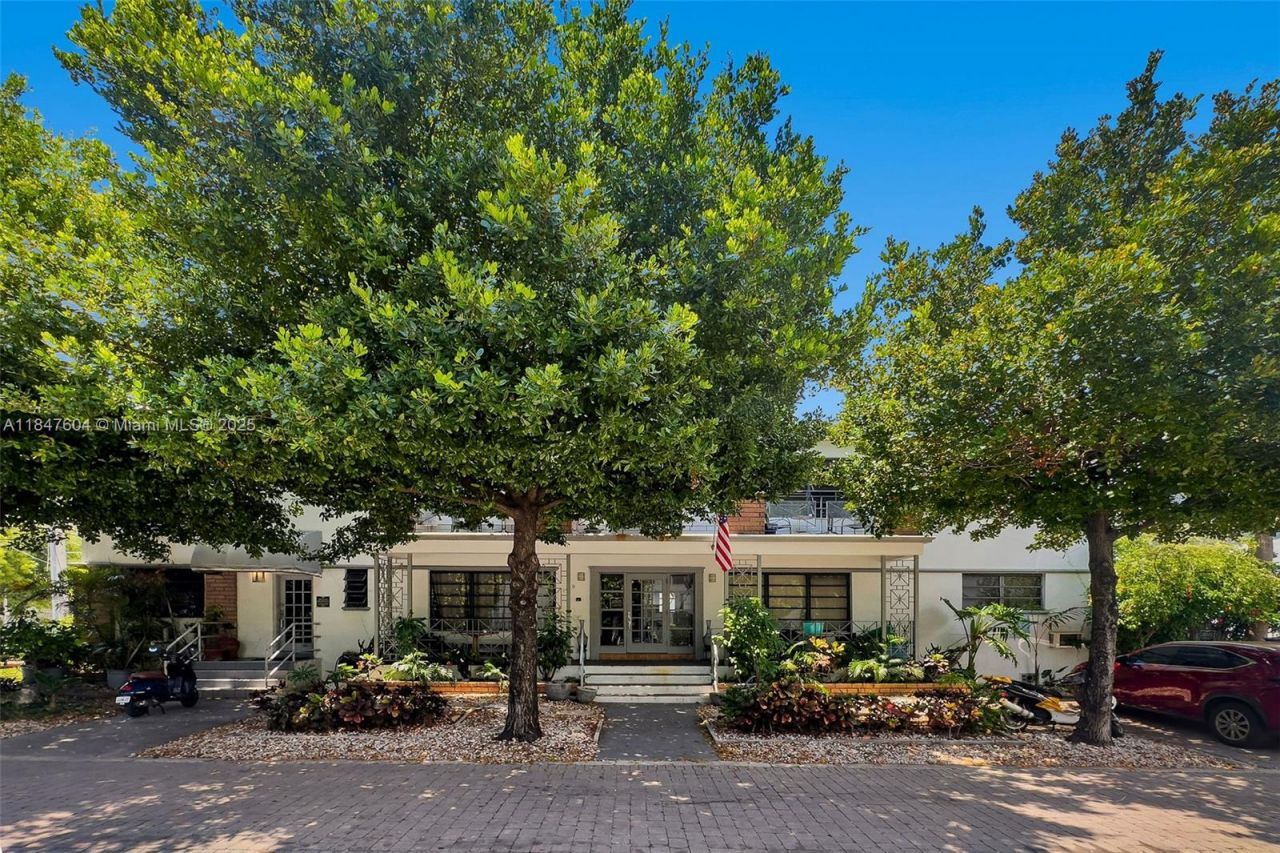 1580 Bay Rd, Miami Beach, FL 33139 Photo