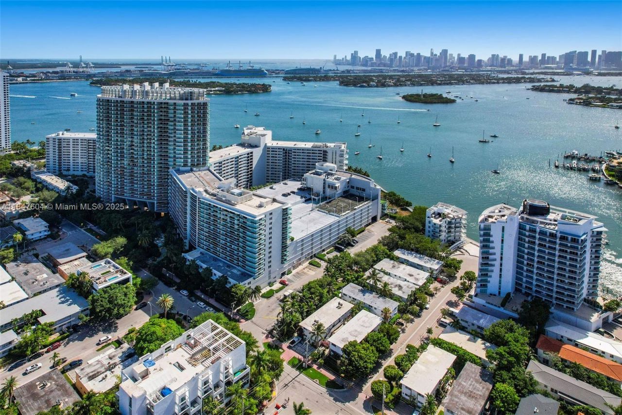 1580 Bay Rd, Miami Beach, FL 33139 Photo