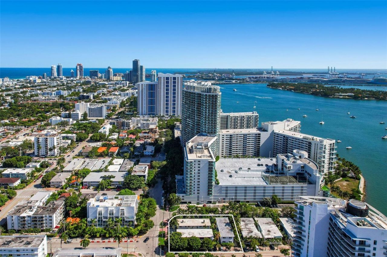 1580 Bay Rd, Miami Beach, FL 33139 Photo