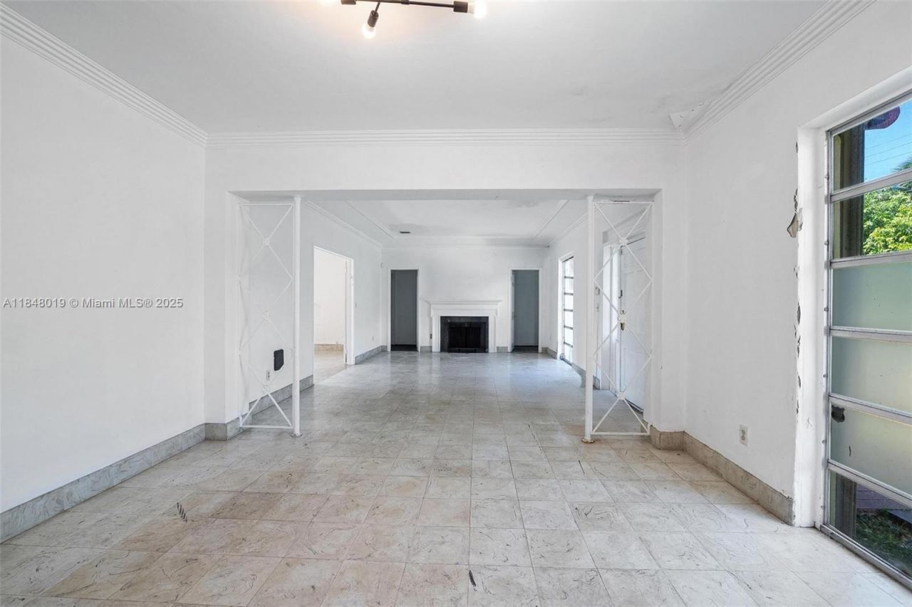 9400 Abbott Ave, Surfside, FL 33154 Photo