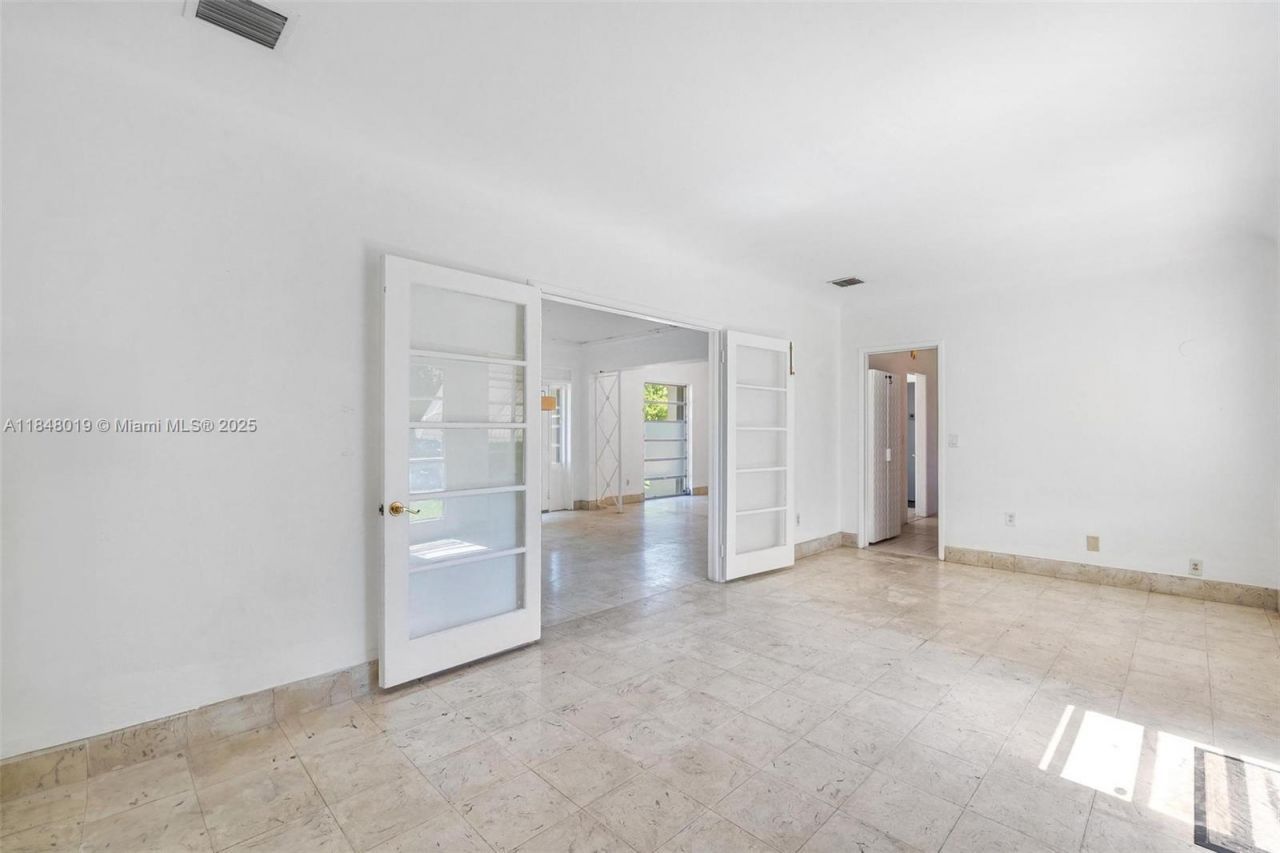 9400 Abbott Ave, Surfside, FL 33154 Photo