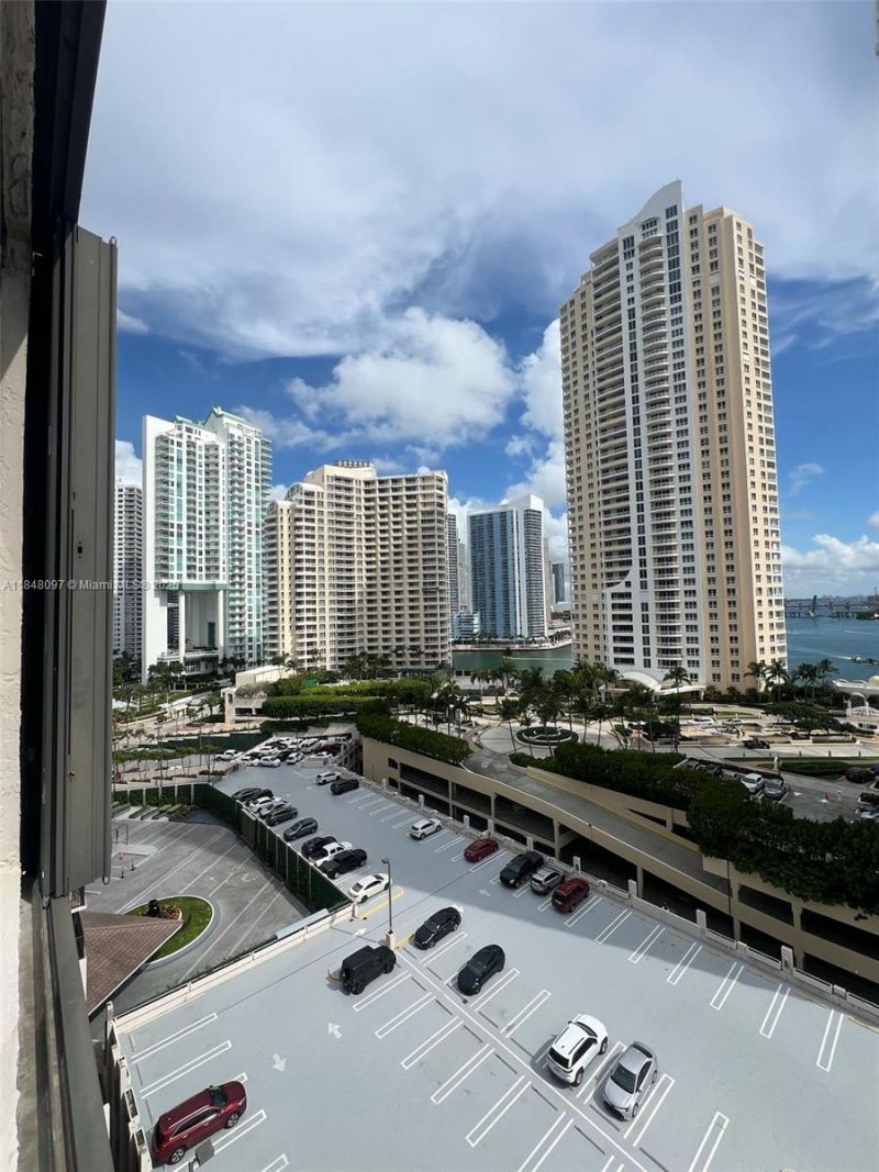 540 Brickell Key Dr, Unit 1524, Miami, FL 33131 Photo