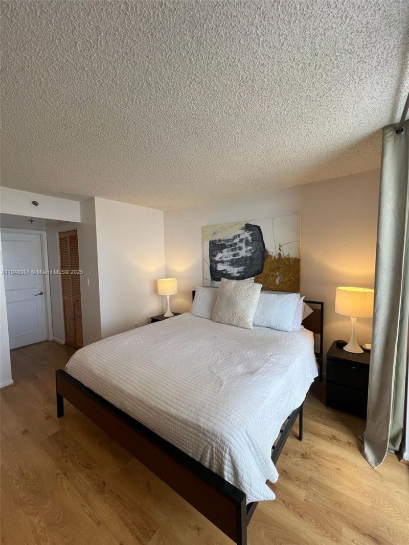 540 Brickell Key Dr, Unit 1524, Miami, FL 33131 Photo