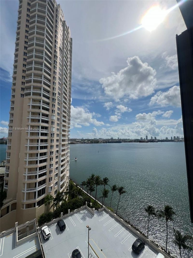 540 Brickell Key Dr, Unit 1524, Miami, FL 33131 Photo