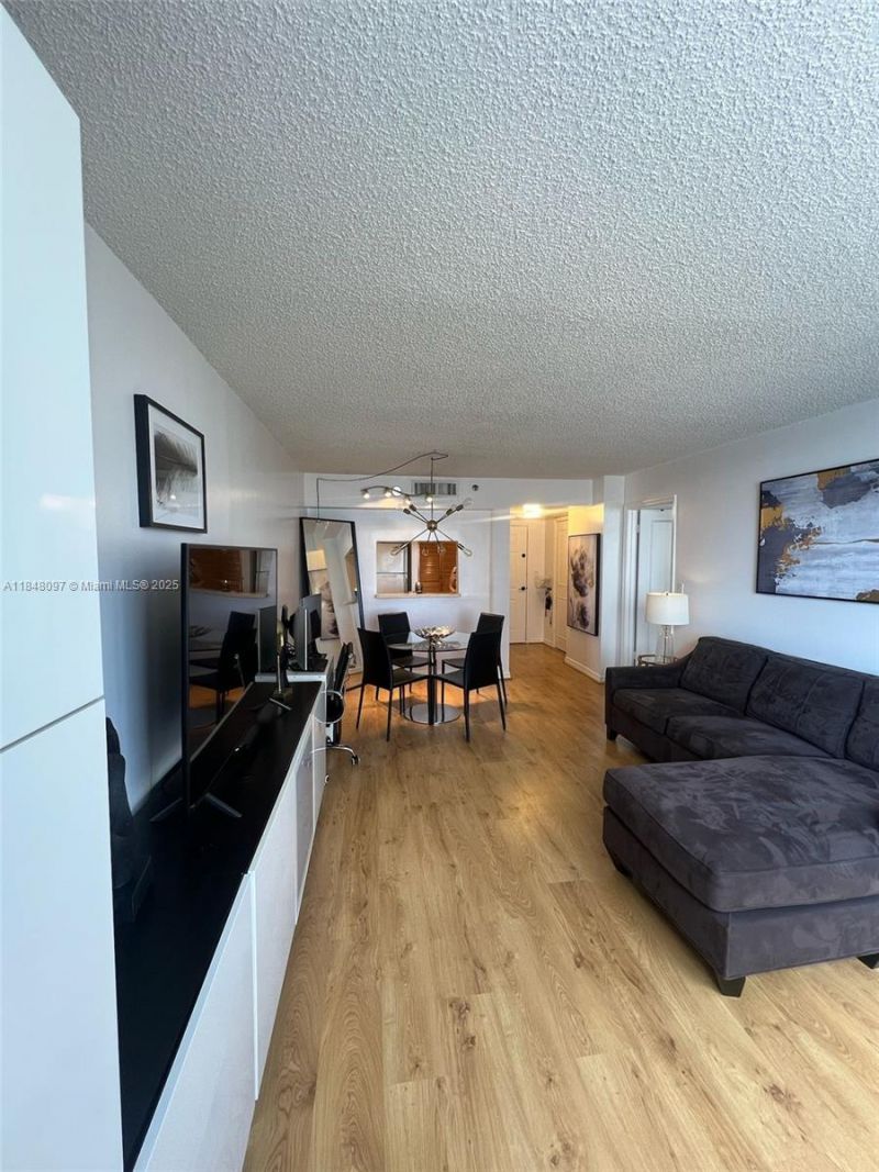 540 Brickell Key Dr, Unit 1524, Miami, FL 33131 Photo