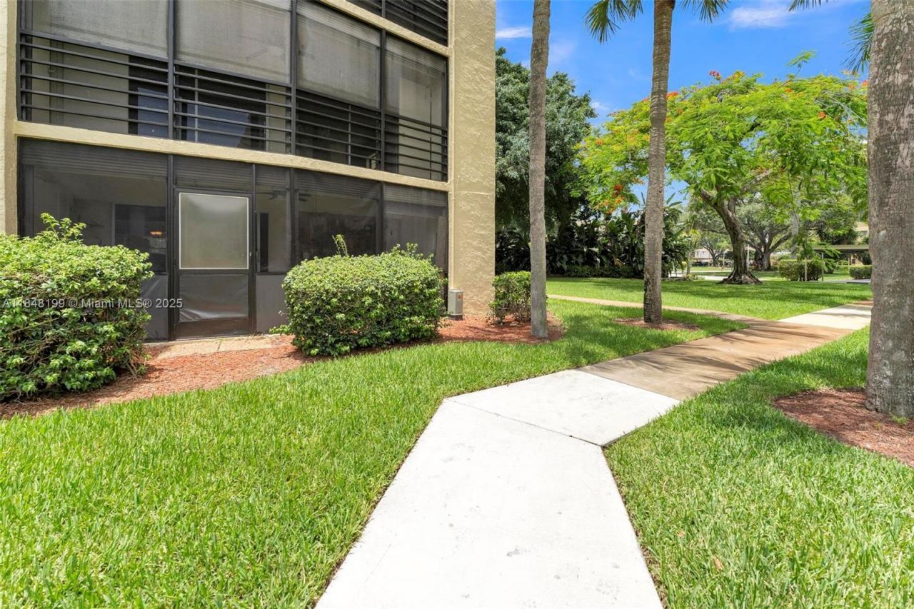 23380 Carolwood Ln, Unit 101, Boca Raton, FL 33428 Photo