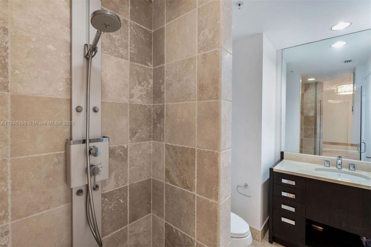 18201 Collins Ave, Unit 604, Sunny Isles Beach, FL 33160 Photo