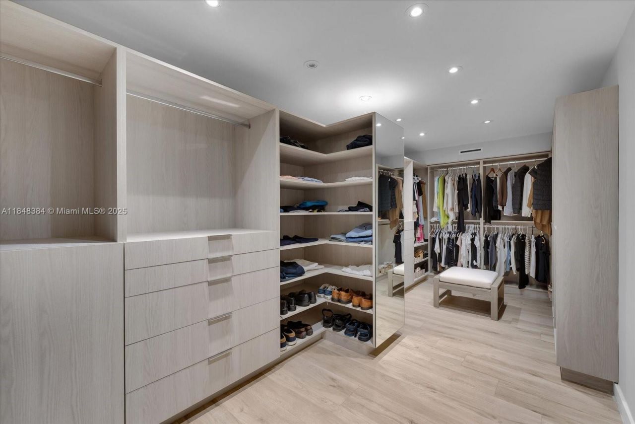 600 Grapetree Dr, Unit 11CN, Key Biscayne, FL 33149 Photo