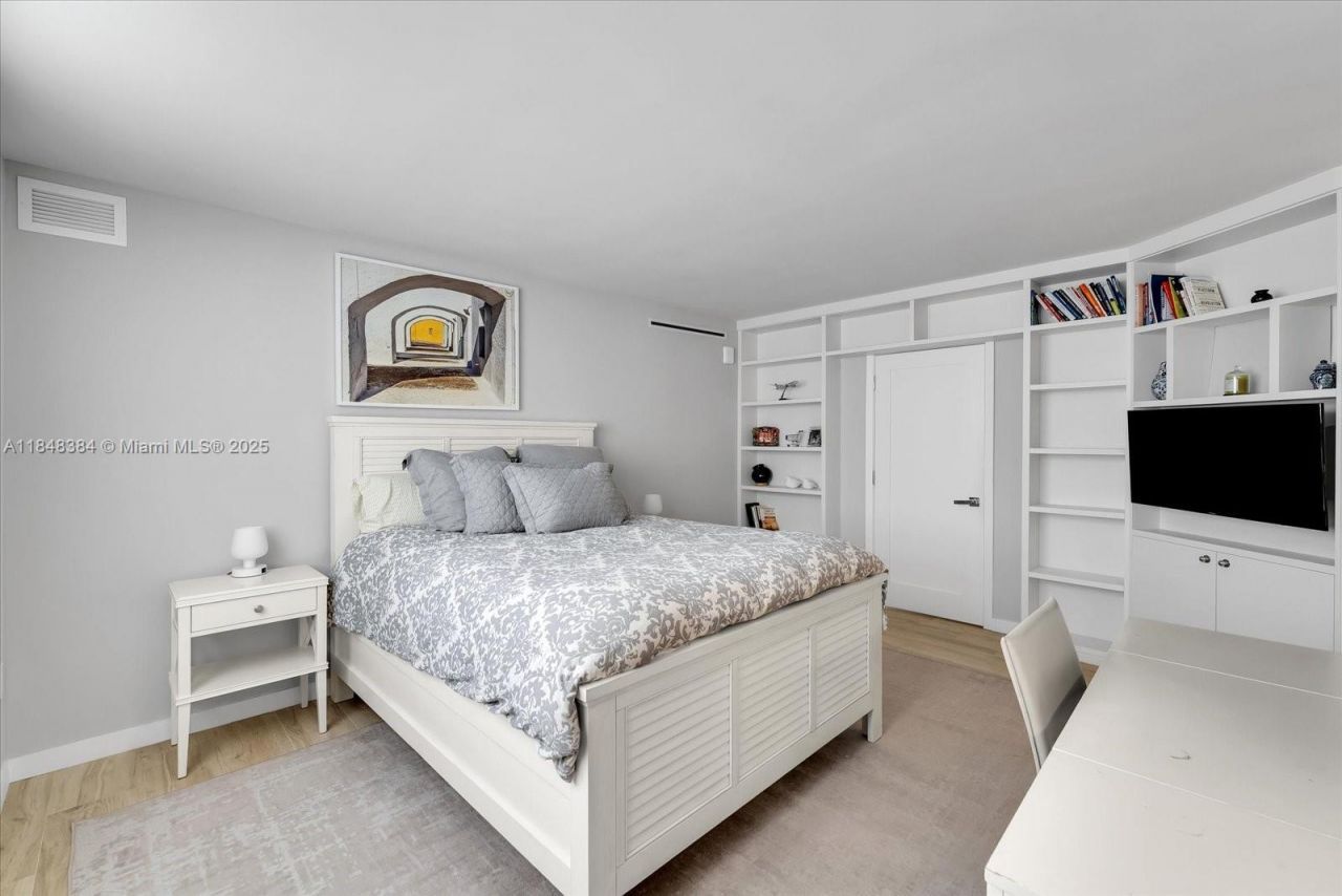 600 Grapetree Dr, Unit 11CN, Key Biscayne, FL 33149 Photo